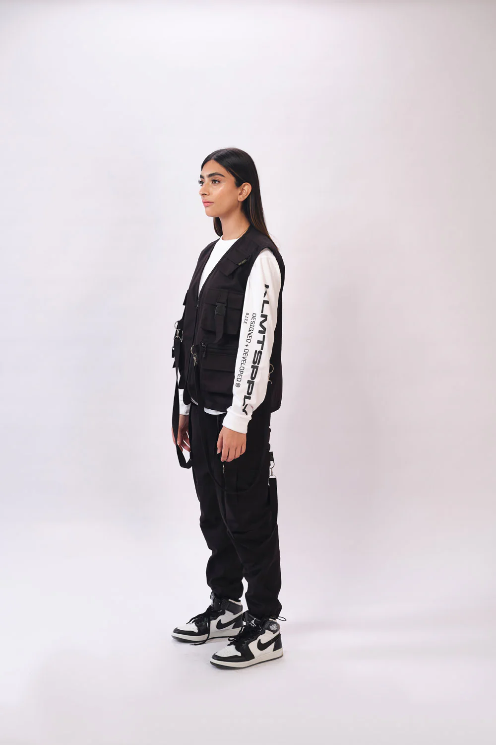 Black Tactical Vest - V4 - Image 4