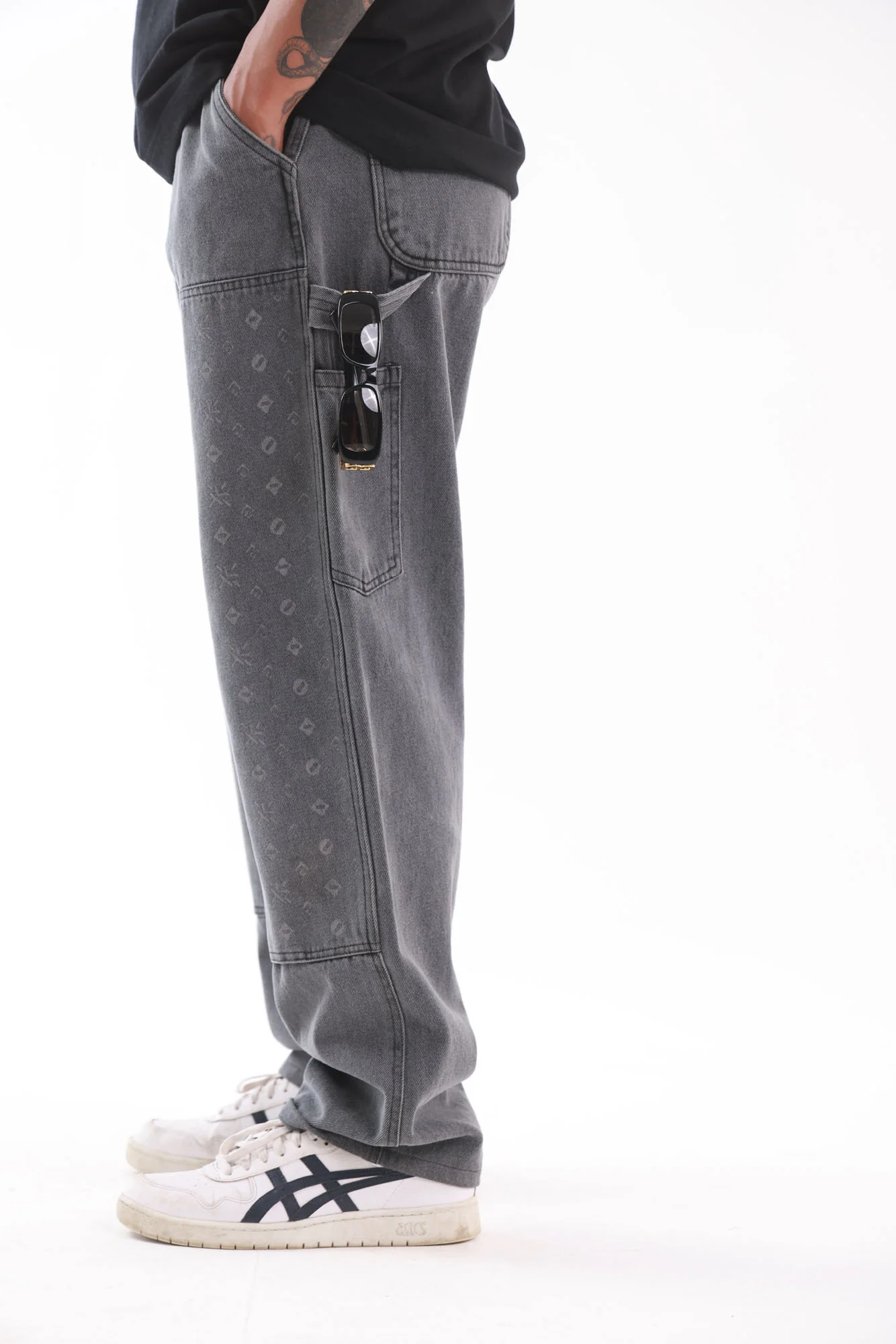 Double Knee Engraved Denim Jeans - Image 9